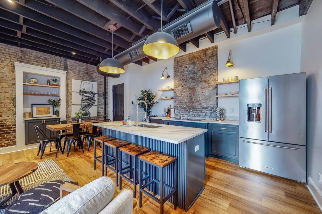 Luxury 8 Bed/4 Ba Nulu Home Private Yard/Parking ルイスビル エクステリア 写真