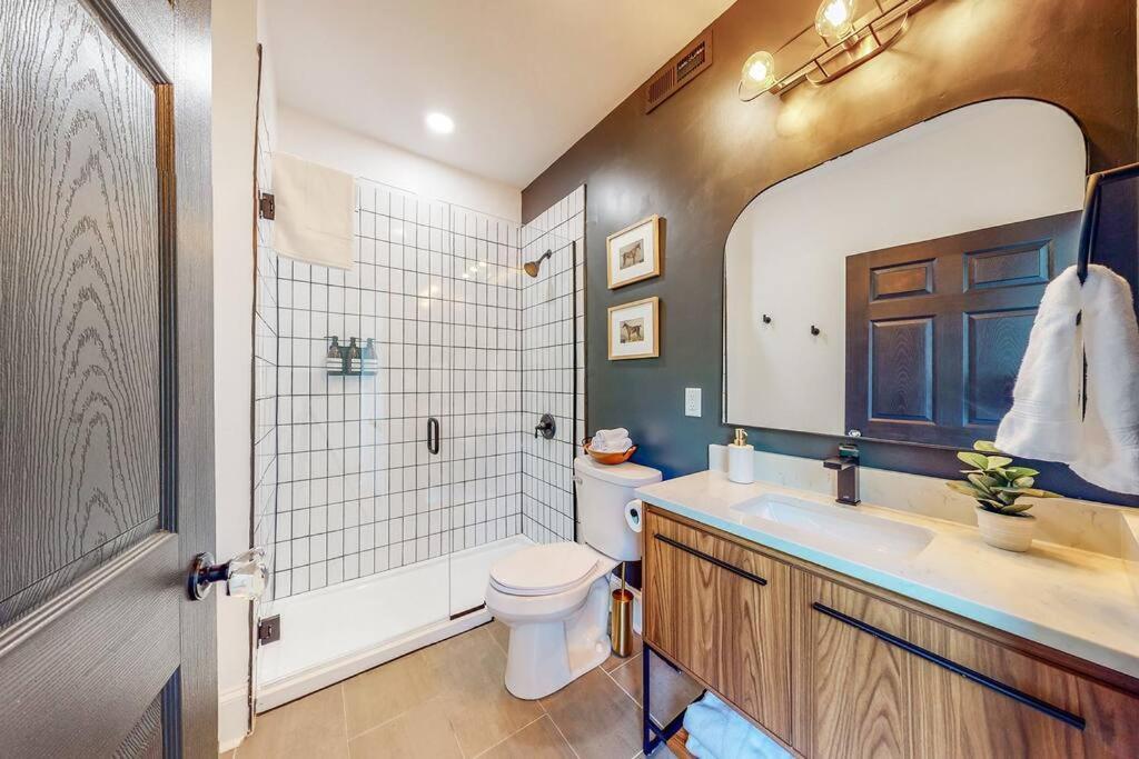 Luxury 8 Bed/4 Ba Nulu Home Private Yard/Parking ルイスビル エクステリア 写真
