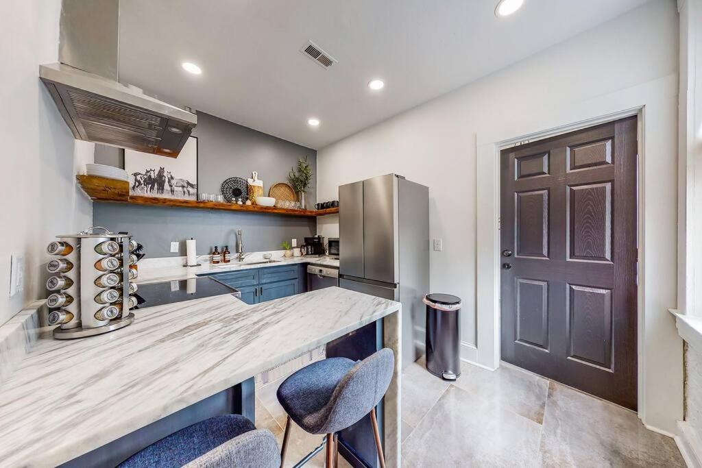 Luxury 8 Bed/4 Ba Nulu Home Private Yard/Parking ルイスビル エクステリア 写真
